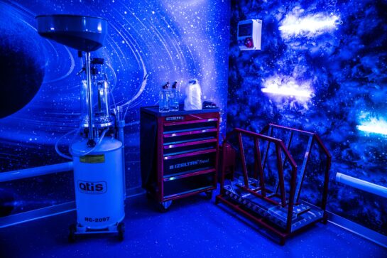 Wanna go to space? VMPAUTO opens its Express Oil Change